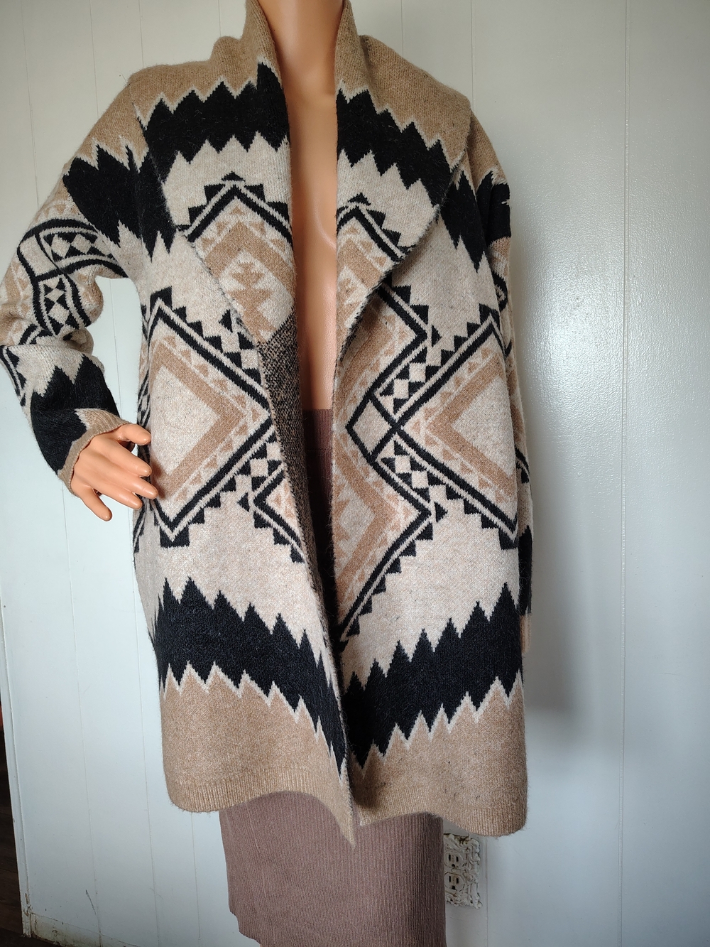 Tahari Aztec Open-Front Cardigan - Beige, Black & Brown Size M